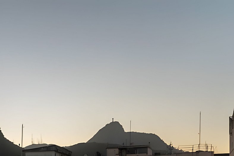 Praia de Copacabana com Vista para o Cristo