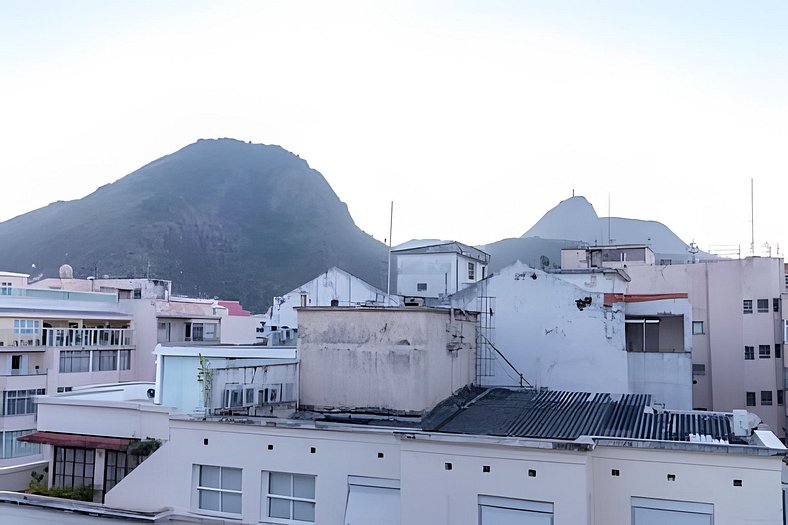 Praia de Copacabana com Vista para o Cristo