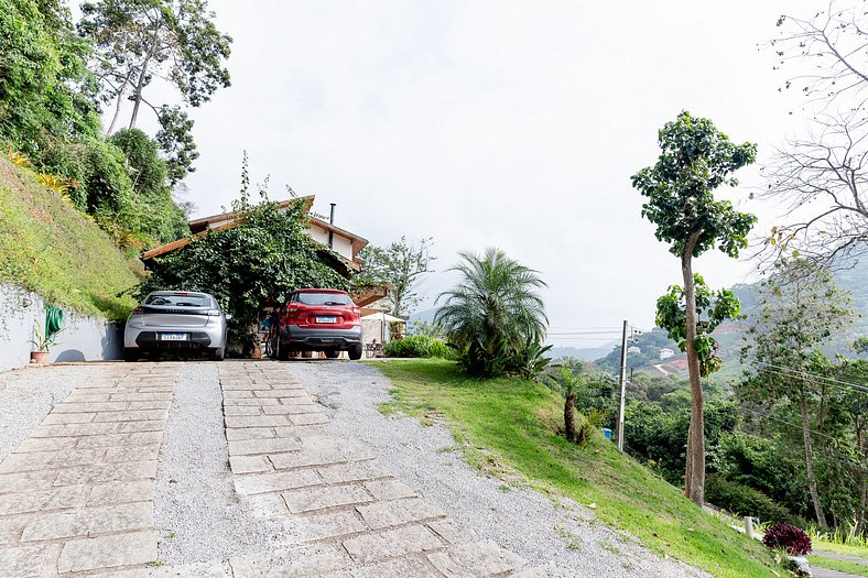 Refúgio na Serra - Casa 3 suítes em Condomínio