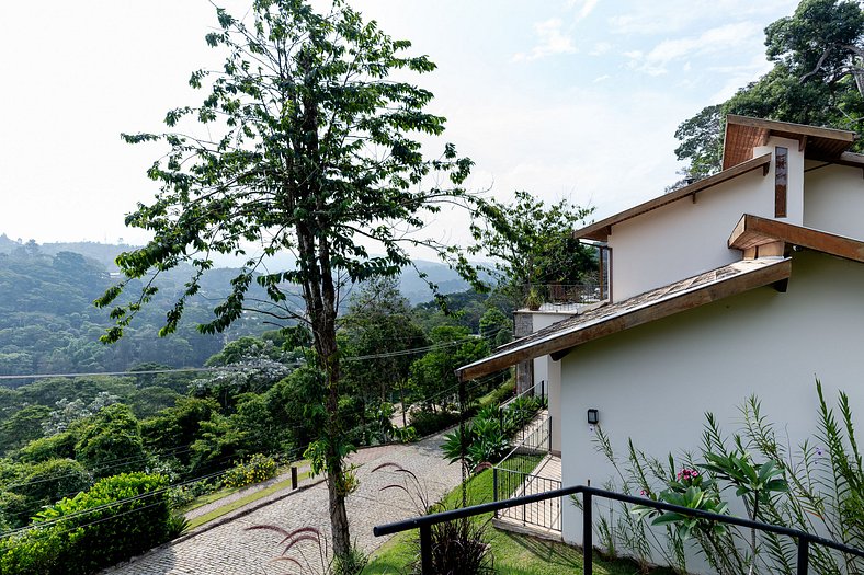 Refúgio na Serra - Casa 3 suítes em Condomínio