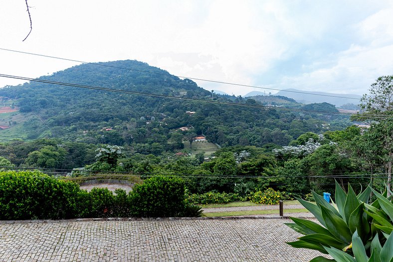 Refúgio na Serra - Casa 3 suítes em Condomínio